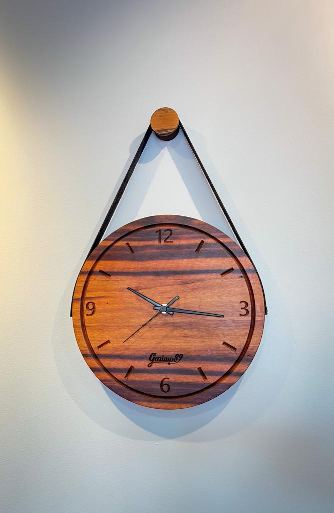 Relógio De Parede Redondo Com Alça  De Couro 35 cm